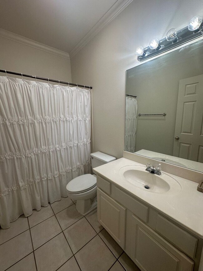 Building Photo - 12386 River Highlands Dr