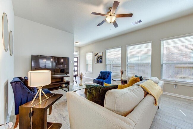 Building Photo - 6019 Bristlegrass Ln
