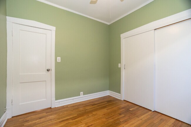 Building Photo - 3033 W Gunnison St