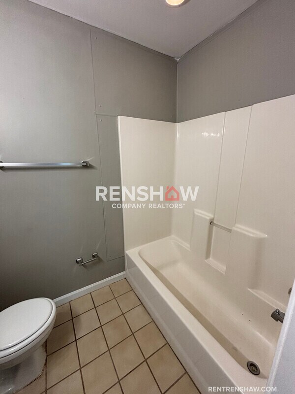 Building Photo - 4920 Buford Ave