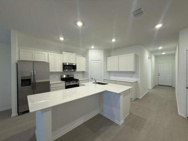 Building Photo - 569 Sormonne Lp