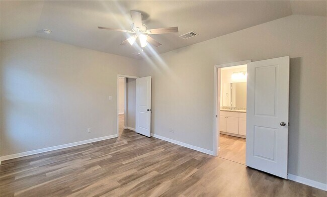 Building Photo - 3/2 in VOSS FARMS