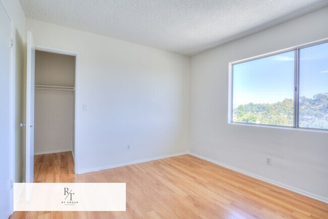 Building Photo - Spacious 2-Bedroom, 2-Bathroom Unit in Prime Monterey Park