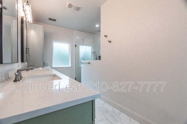 Building Photo - 335 Charon Point