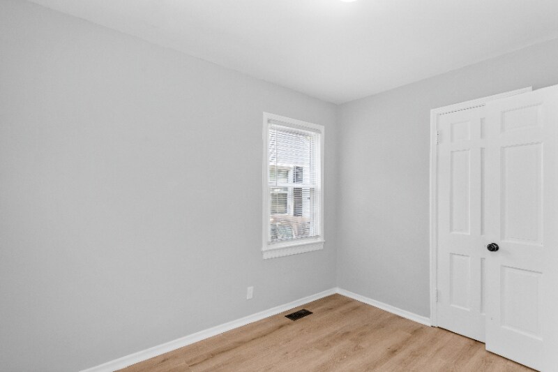 Building Photo - 1620 Phyllis Ave