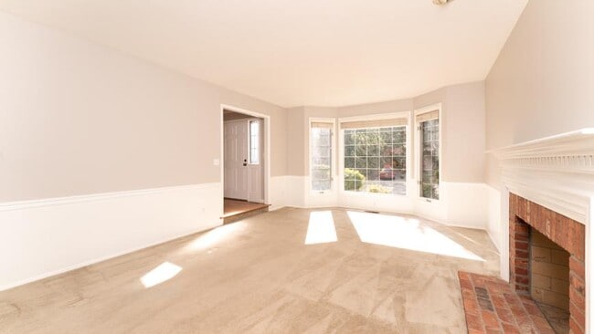 Building Photo - 4 bedroom in Sammamish WA 98074