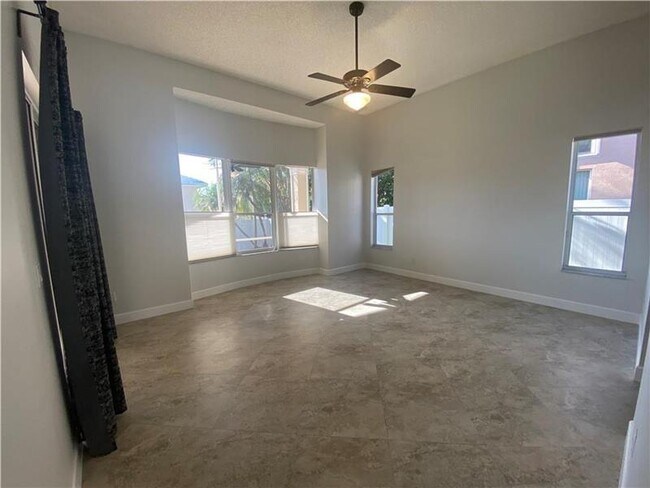 Building Photo - 327 SW 188th Terrace