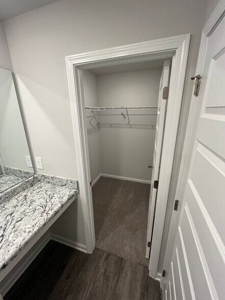 Building Photo - 154 Olde Hearth Rd