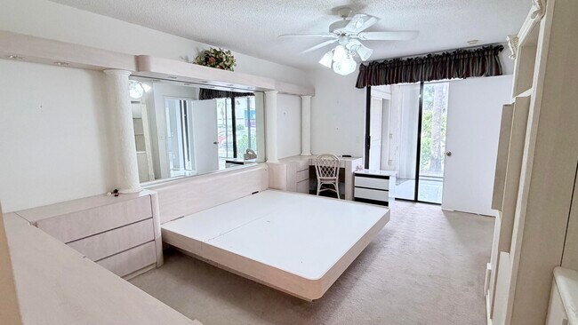 Building Photo - 5136 Floria Dr