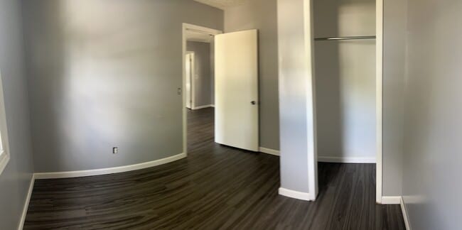 Building Photo - 1205 W 18th St