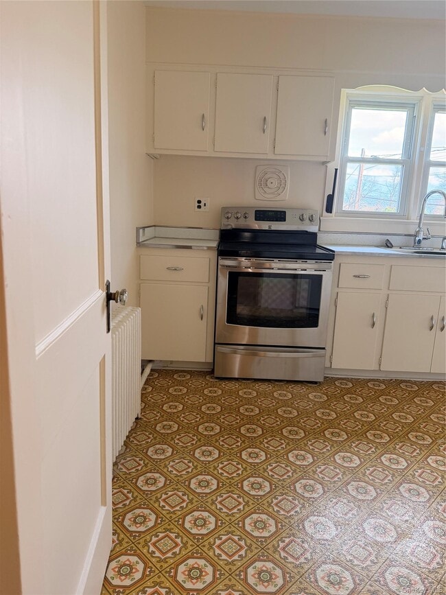 Building Photo - 6 Quelch Ave