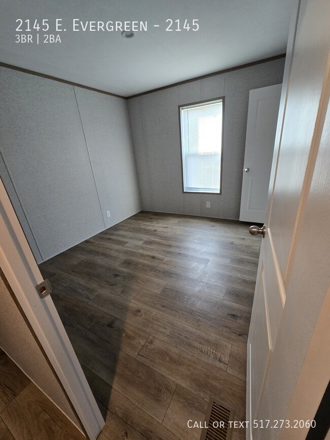 Building Photo - 2145 E. Evergreen-2145