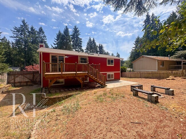 Building Photo - Freshly Painted East Bremerton Home with Expansive Decks & Flexible Living Space