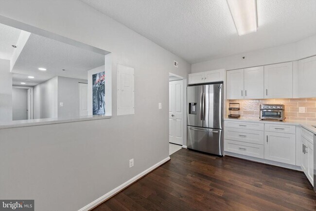Building Photo - 3713 S George Mason Dr