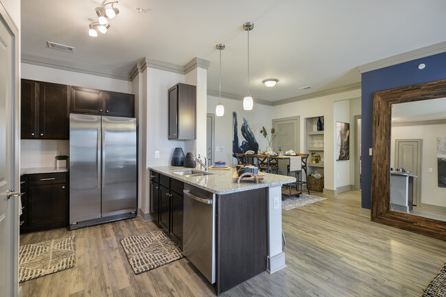 Building Photo - 2 Weeks Rent-Free – Move In Today!