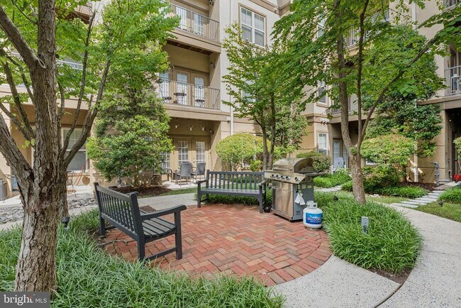 Building Photo - 11800 Old Georgetown Rd