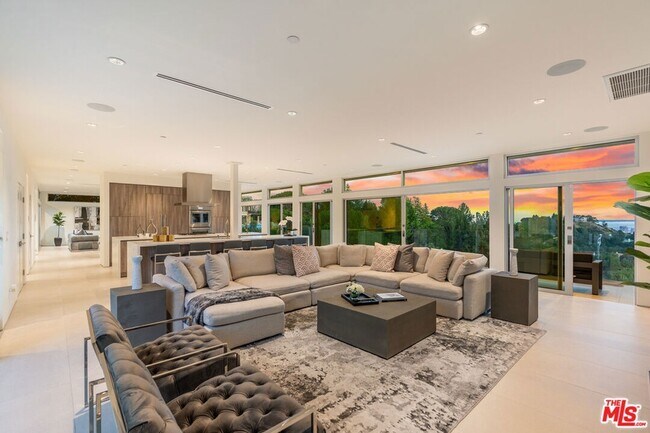 Building Photo - 2189 Summitridge Dr