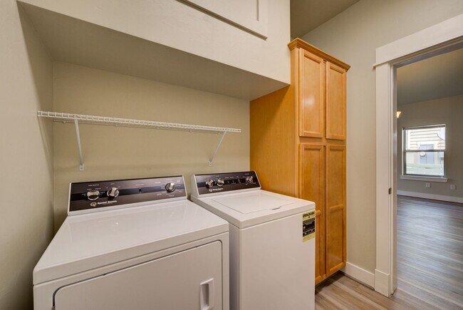 Building Photo - Very Clean Single-Family Home For Rent IN VALLEY WEST BOZEMAN