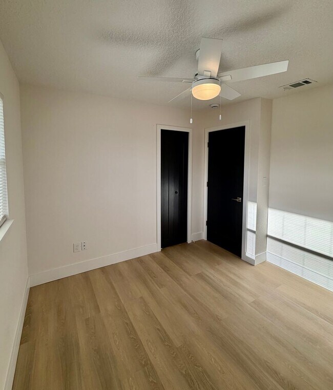 Building Photo - Adorable Makeover Melbourne Florida-Close to Wickham Rd.