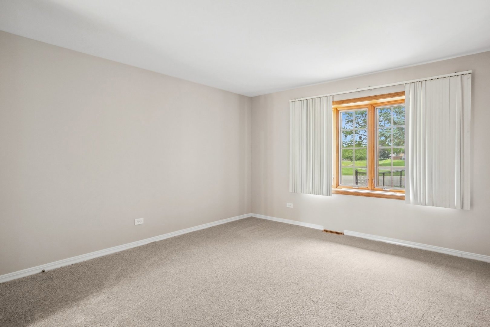 2nd bedroom/ picture 2 - 313 West St