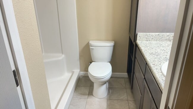 Building Photo - Open Floor plan 2 Bed 2 Bath Close to Downtown Jacksonville