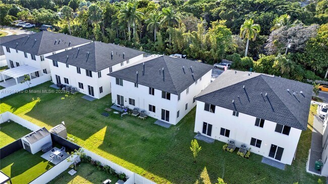 Building Photo - 22535 SW 125th Ave