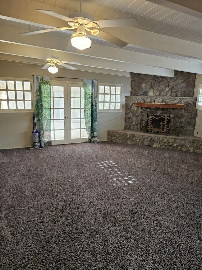 Building Photo - 707 Lima St