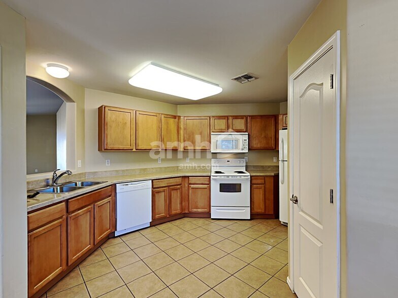 Building Photo - 938 E Sheriffs Draw Ln