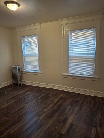 Building Photo - 104 N Munn Ave