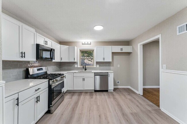 Building Photo - COMING SOON!! Charming 3-Bedroom Home with Spacious 2160 Sq Ft Layout in Independence, MO!