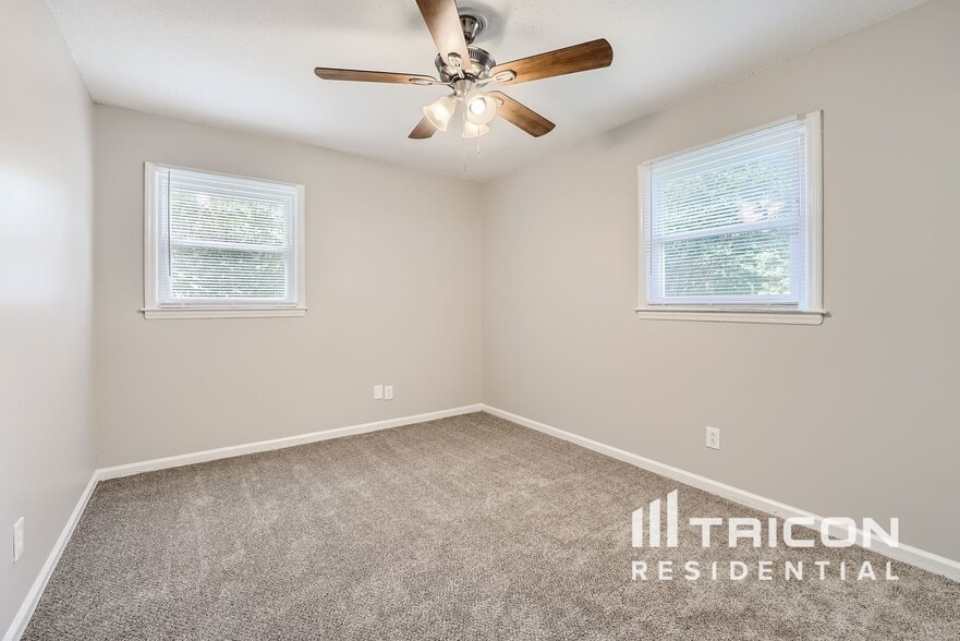 Building Photo - 5313 Larewood Dr