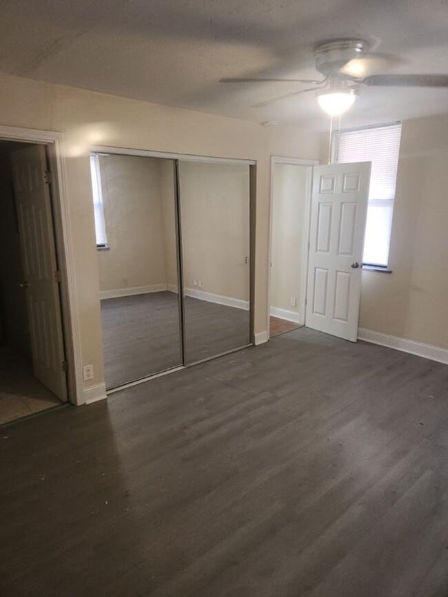 Building Photo - 1601 Broadway