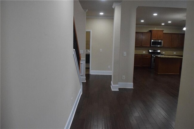 Building Photo - 480 Meadow Hill Dr