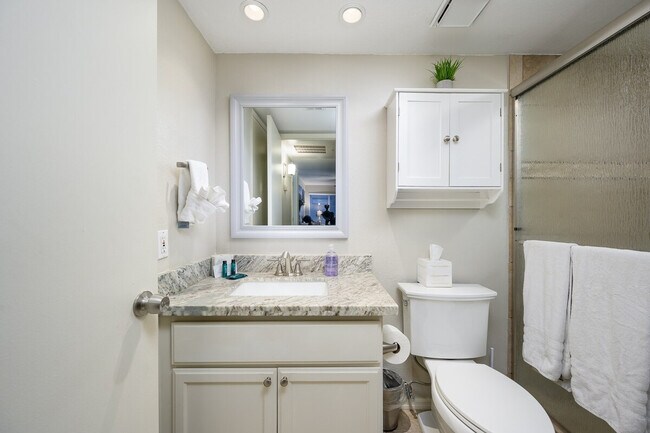 Building Photo - 4850 E Desert Cove Ave