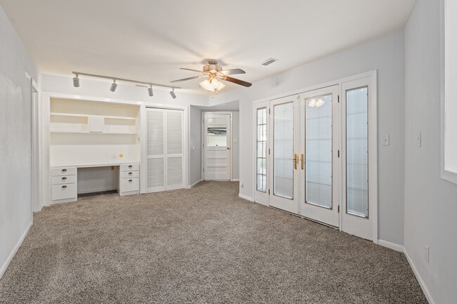 Building Photo - 22 E Hawthorne St