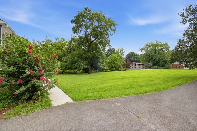 Building Photo - 1303 General Macarthur Dr