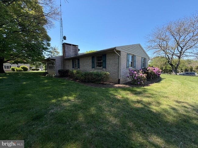 Building Photo - 2381 Beaver Valley Pike
