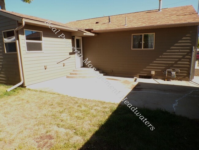 Building Photo - 3 Bedroom House for Rent