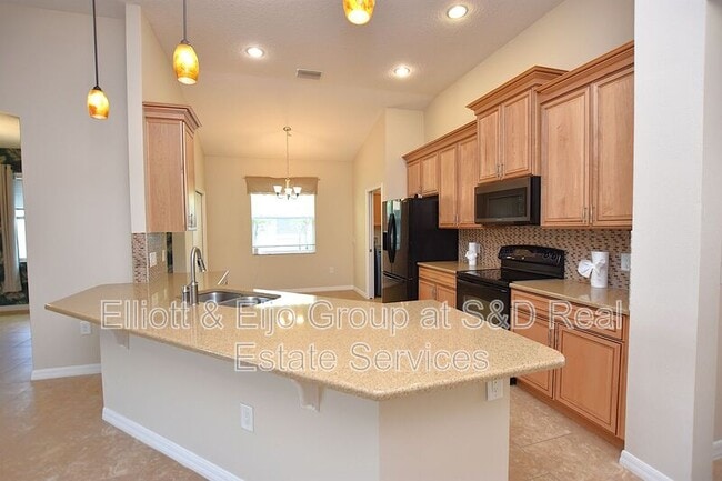 Building Photo - 5632 Aral Dr