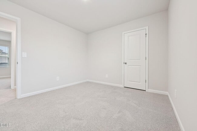 Building Photo - 5 and A Loft single family for sale