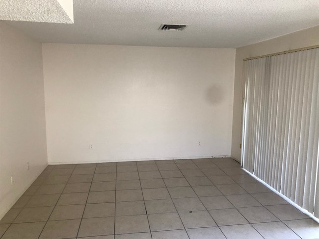 Building Photo - 4729 Nara Vista Way