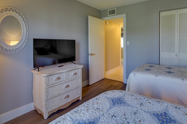 Building Photo - 2400 S Ocean Dr