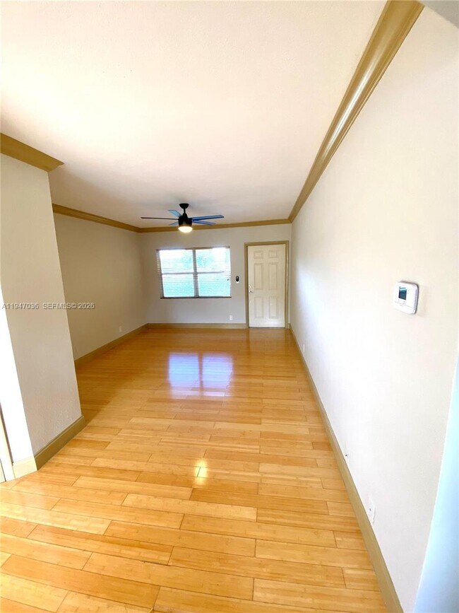 Building Photo - 744 NE 14th Ave