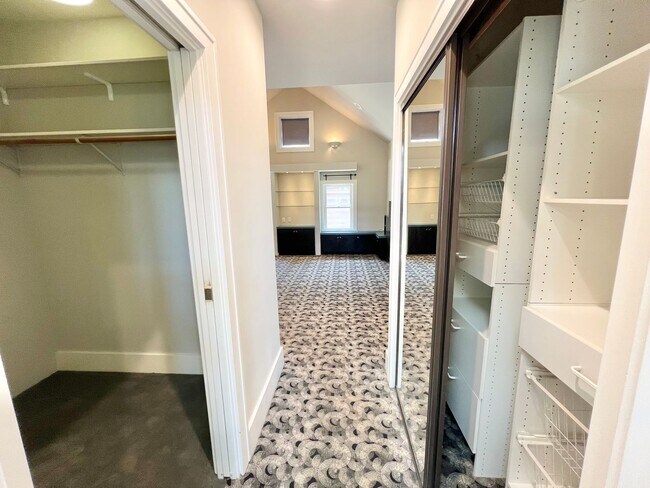 Building Photo - Pristine 3 Bedroom Craftsman House in Belm...