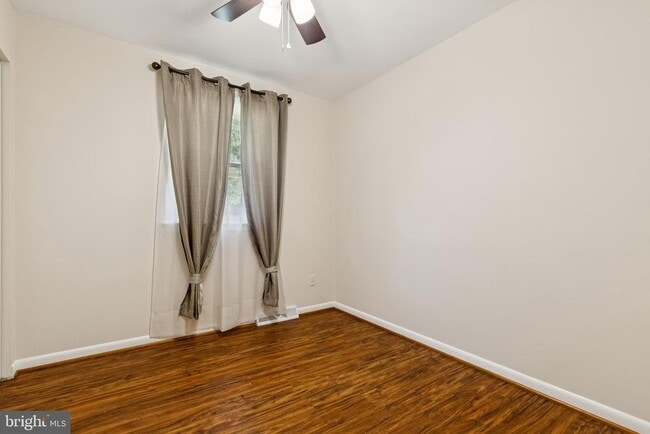 Building Photo - 3201 Marquis Dr