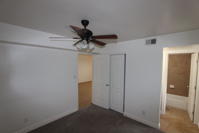 Building Photo - Coming in July | University Heights 2BR Condo with Balcony