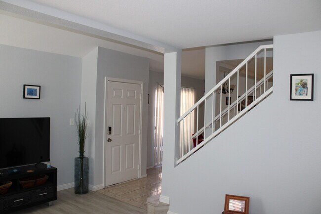 Building Photo - 7736 Allerton Ave