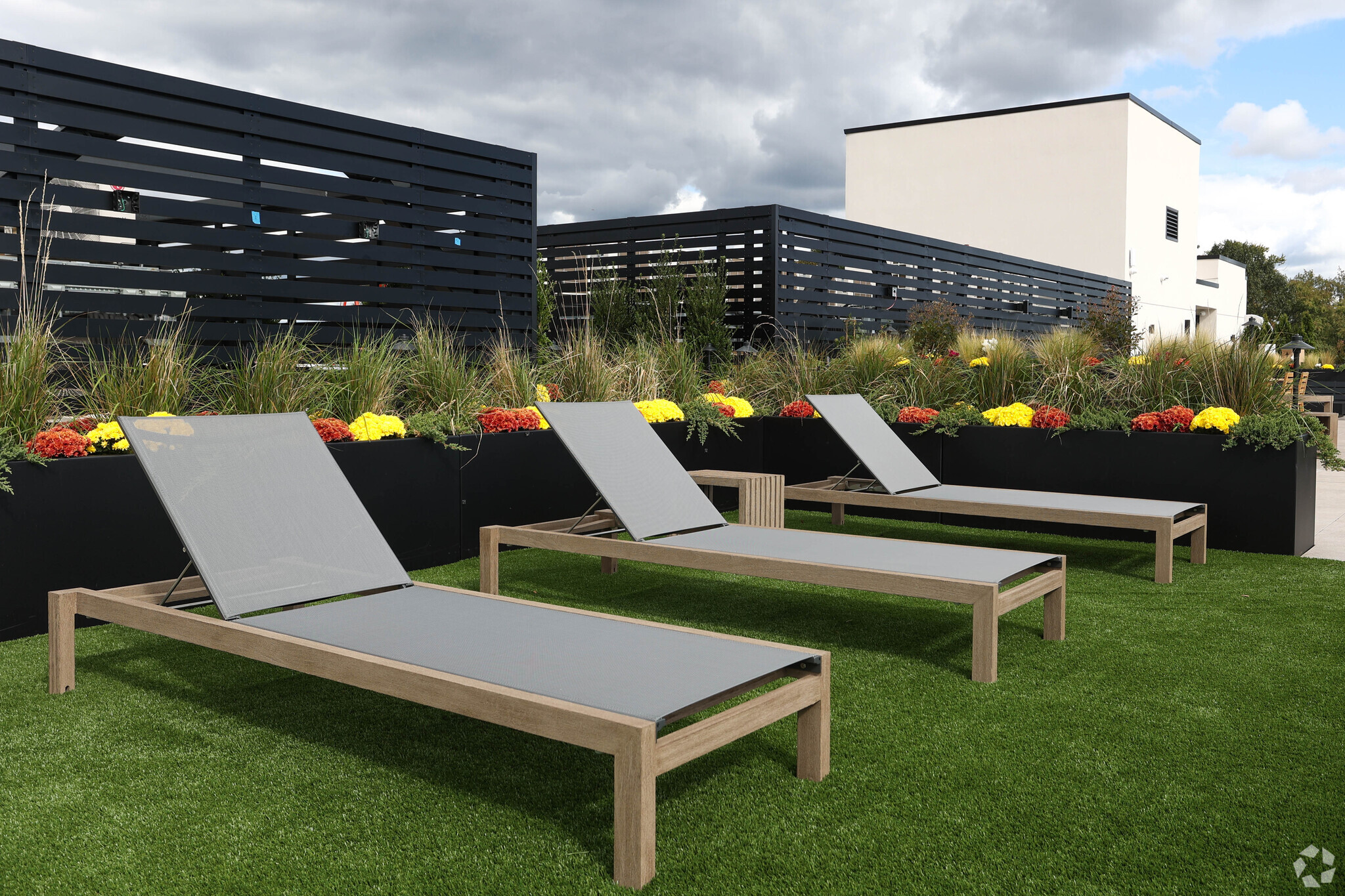 Rooftop Lounge - Luxe By Russos