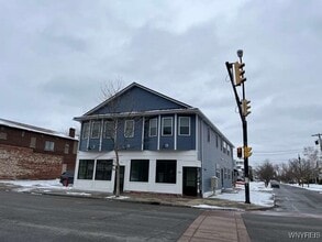 Building Photo - 1986 South Park Ave