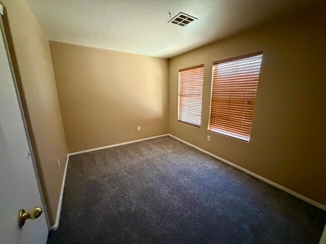 Building Photo - spacious 4-bedroom, 3-bathroom house is perfect for those looking for a comfortable and convenien...